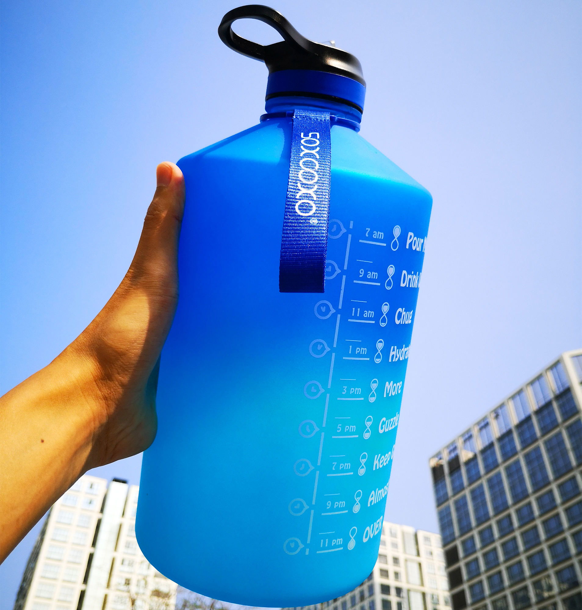 SOXCOXO 1 Gallon Water Bottle with Straw,Large Gallon Water Jug with Time  Marker,128 OZ Water Bottle for Sport Gym Fitness Outdoor Workout (Ocean  Blue Gradient, 128 OZ) – SOCOO